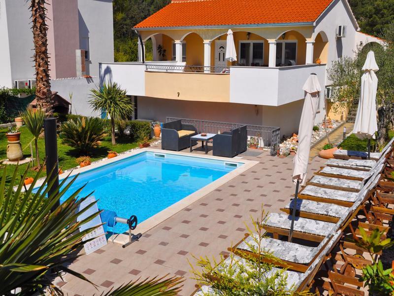 Vanilla With Heated Pool Appartement Zadar